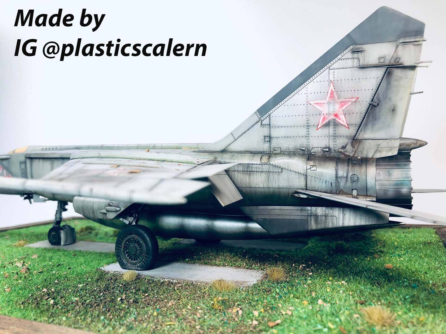 MiG-25 RBF Soviet Reconnaissance Plane – Image 9