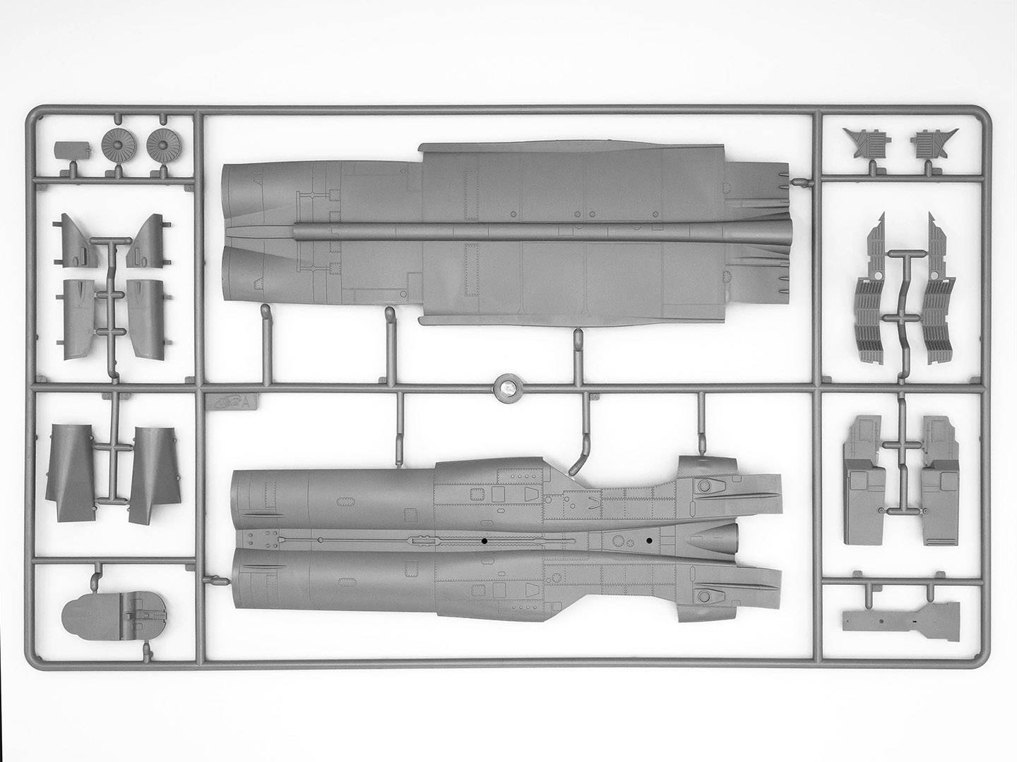 MiG-25 RBT Soviet Reconnaissance Plane – Image 14