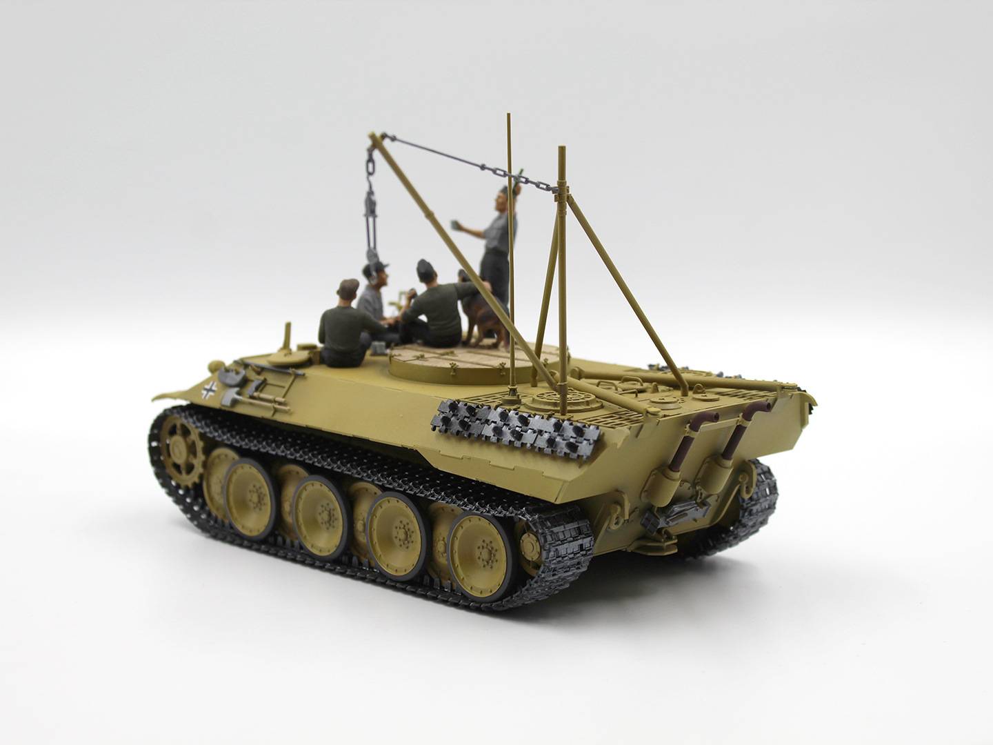 “Prost!”, Between Battles on Bergepanther – Image 5