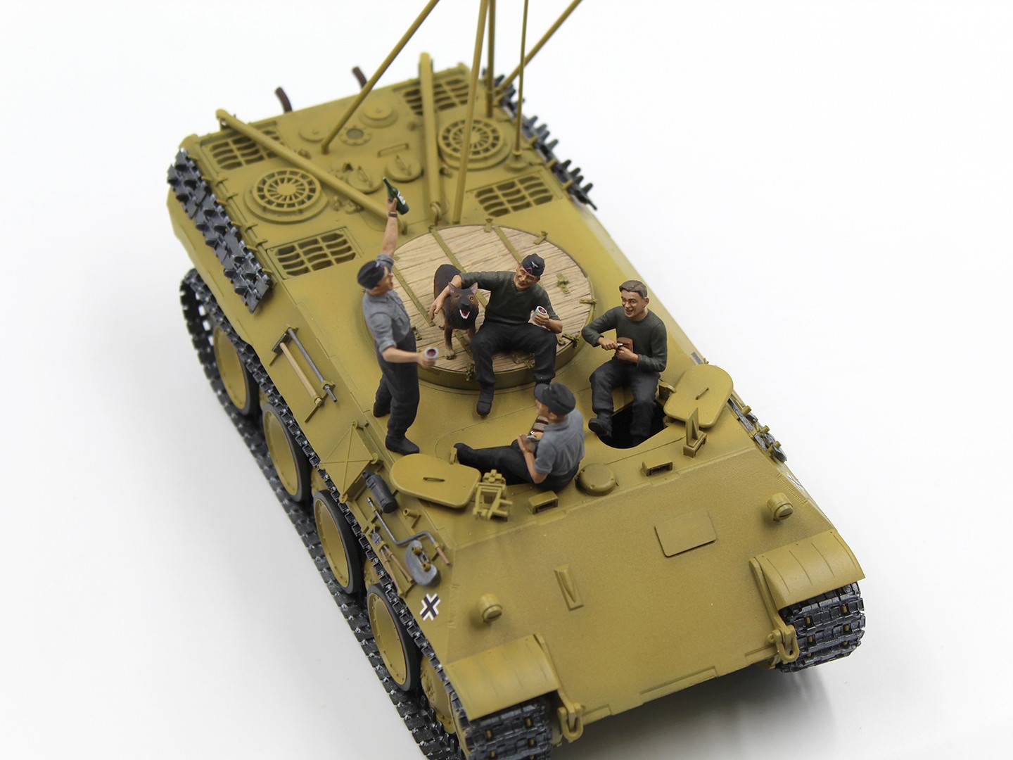 “Prost!”, Between Battles on Bergepanther – Image 7