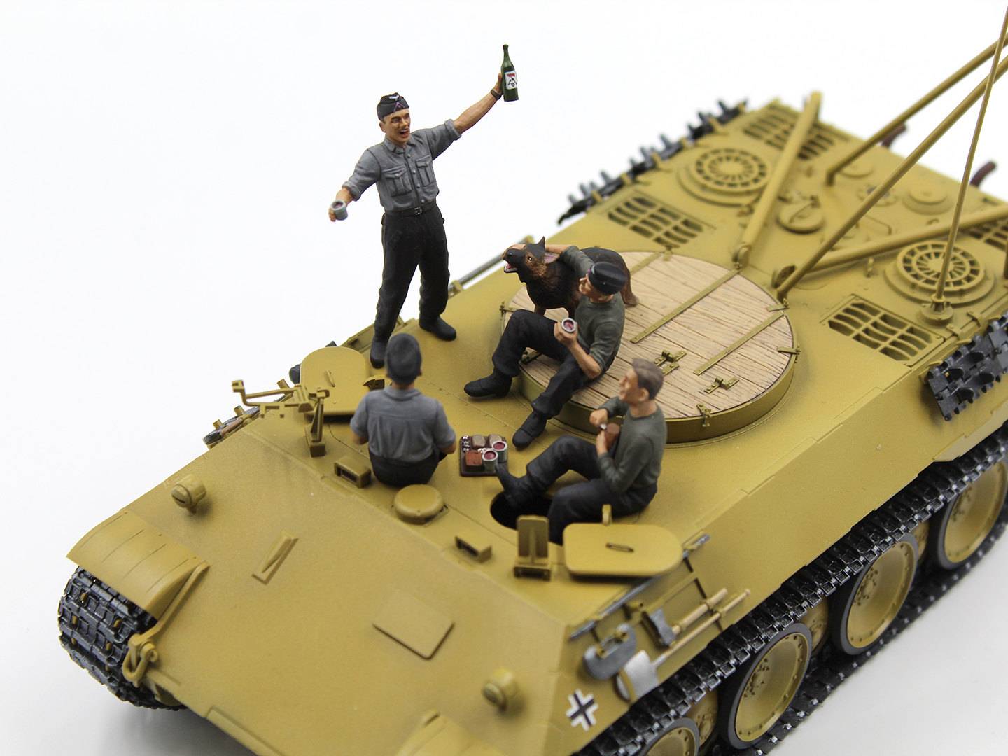 “Prost!”, Between Battles on Bergepanther – Image 9