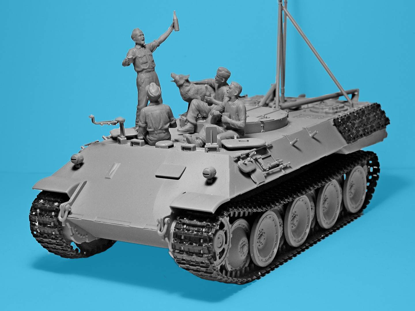 “Prost!”, Between Battles on Bergepanther – Image 10