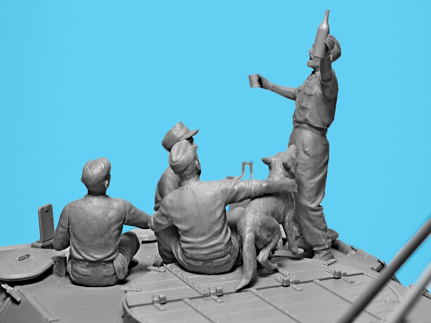 “Prost!”, Between Battles on Bergepanther – Image 12