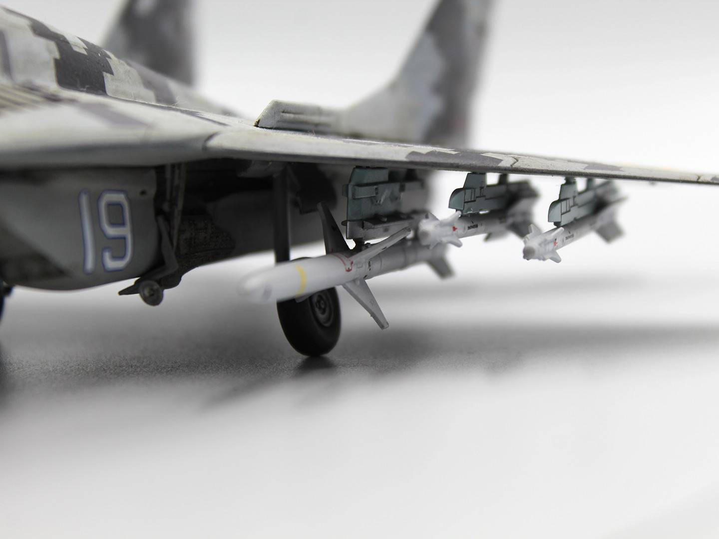 “Radar Hunter” MiG-29 “9-13” Ukrainian Fighter with HARM missiles – Image 6
