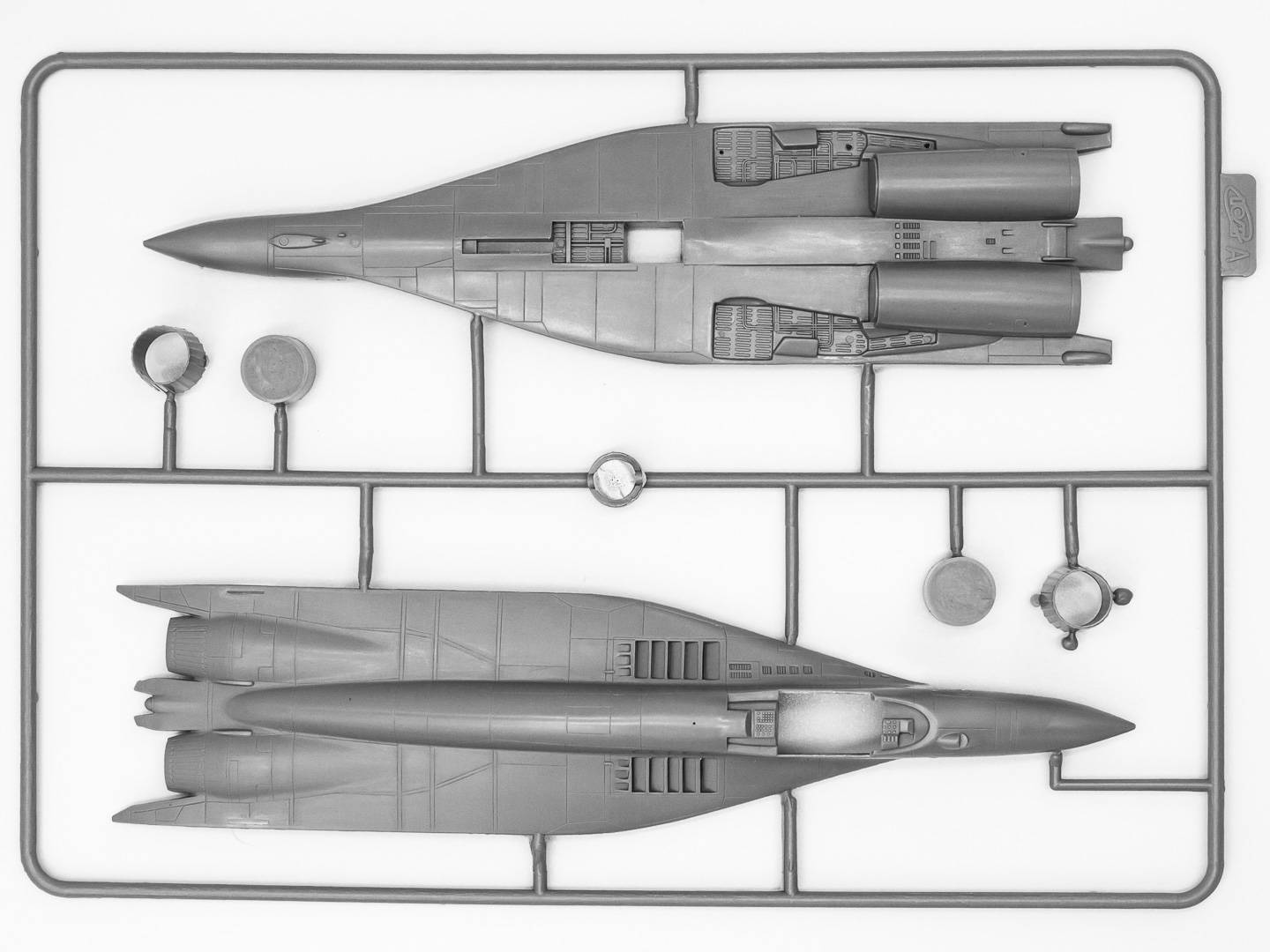 “Radar Hunter” MiG-29 “9-13” Ukrainian Fighter with HARM missiles – Image 12