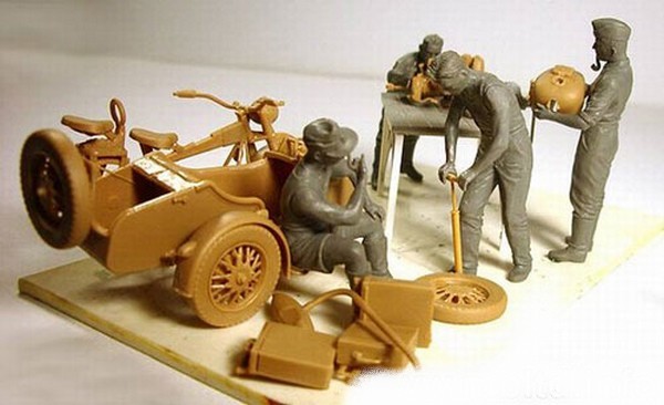 German Motorcycle Repair Crew – Image 3