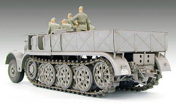Schwerer Zugkraftwagen 18t Sd.Kfz.9 "FAMO" + bêche – Image 4