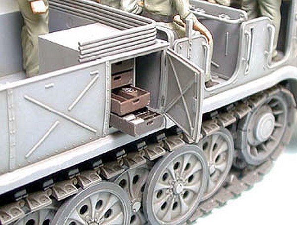 Schwerer Zugkraftwagen 18t Sd.Kfz.9 "FAMO" + bêche – Image 7
