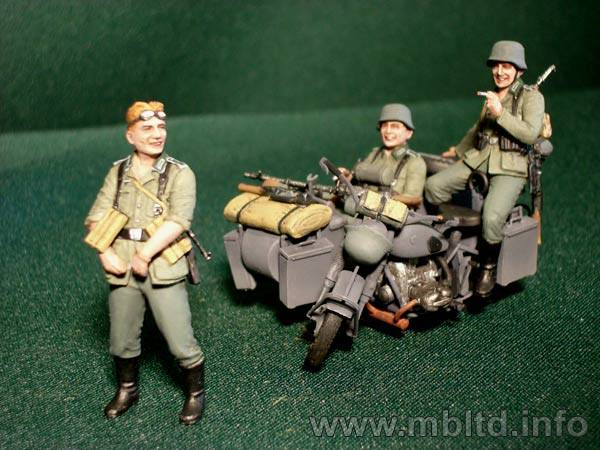 GERMAN MOTORCYCLISTS 1940-1943 Letting of steam – Image 7