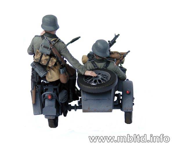 GERMAN MOTORCYCLISTS 1940-1943 Letting of steam – Image 10