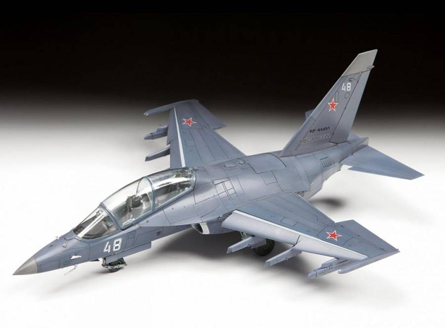 Avion léger d'attaque au sol russe YAK-130 – Image 3