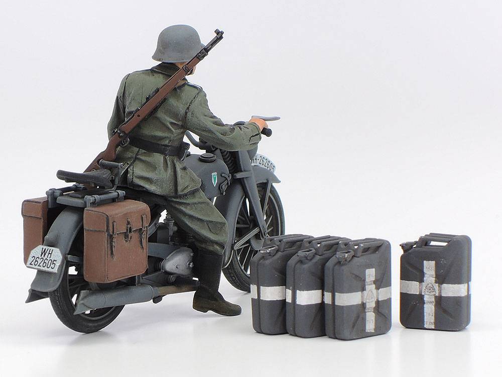 Maquette char Panzerkampfwagen IV Ausf G. Early Production & Motorcycle Eastern Front – Image 4