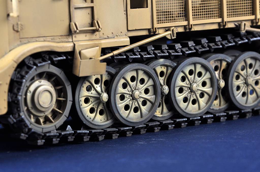 Schwerer Zugkraftwagen 18 t with 8.8 cm Flak – Image 9