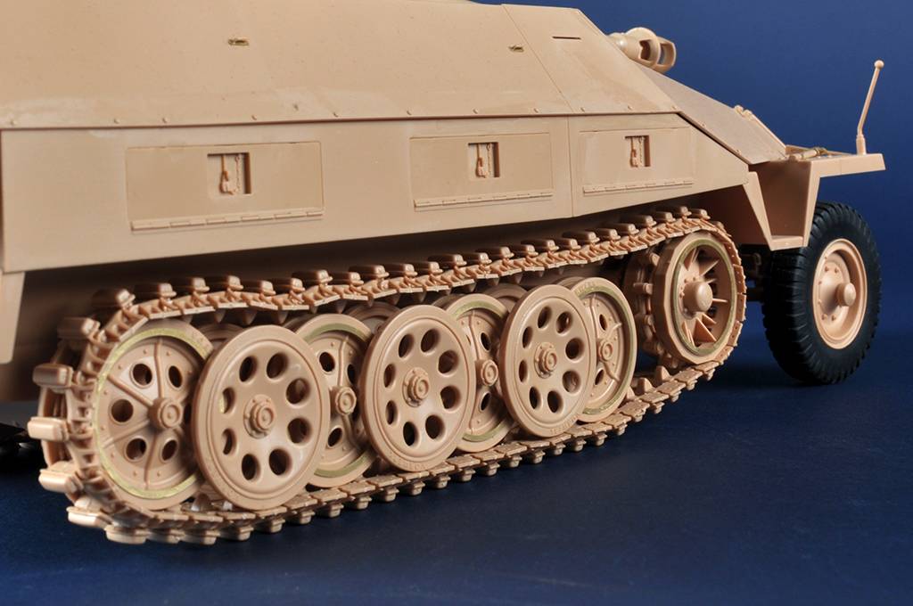 Sd.Kfz 251/22D – Image 28