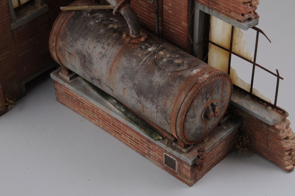 USINE EN RUINE AVEC CHAUDIERE A VAPEUR – Image 2