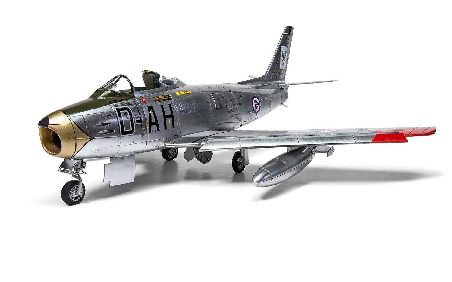 North American F-86F-40 Sabre – Image 2