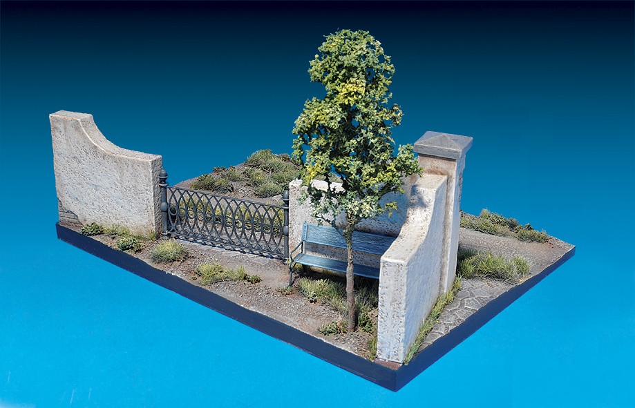 DIORAMA w/PARK WALL – Image 4