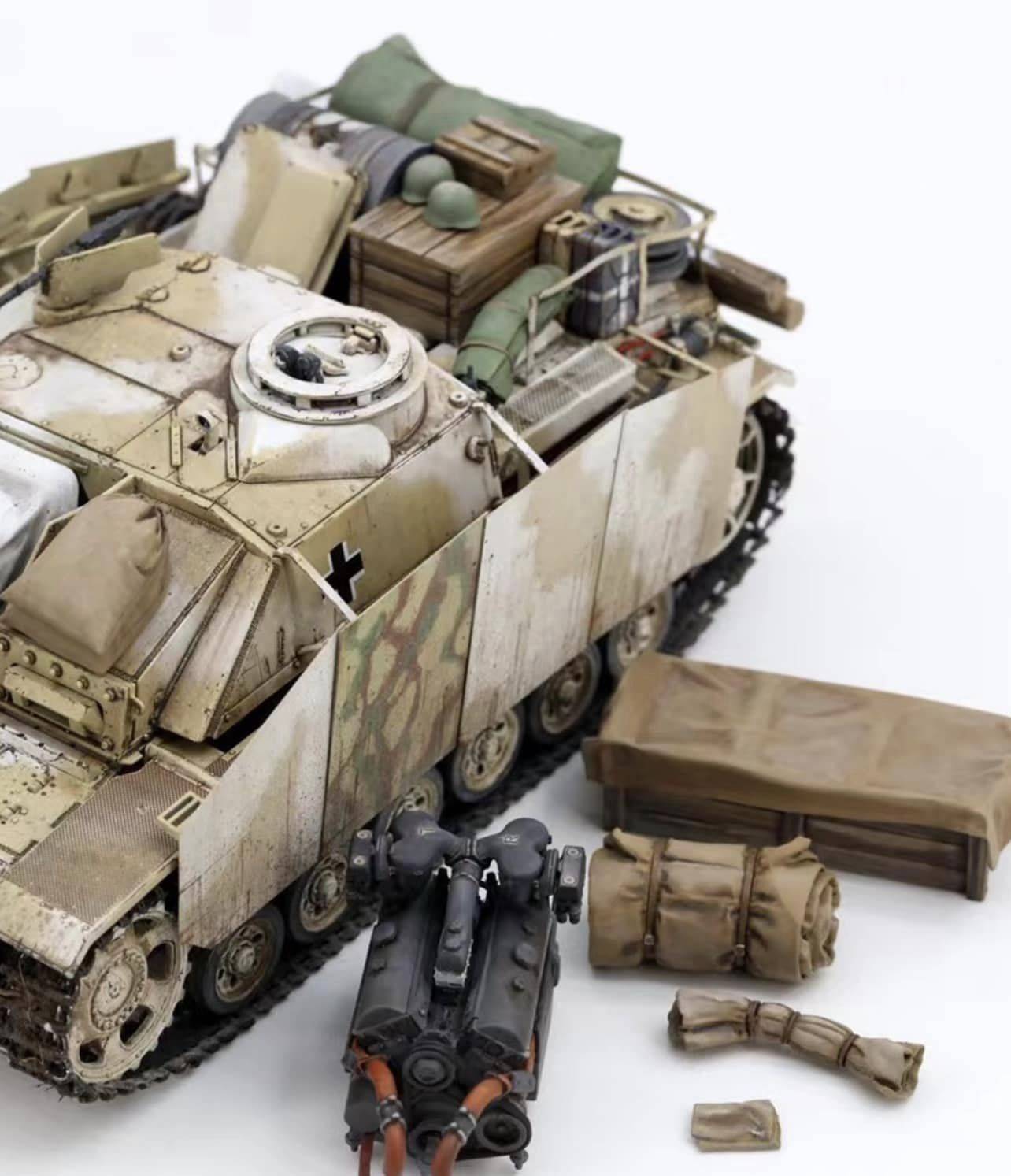 StuH 42 Ausf. G early production w/full interior – Image 4