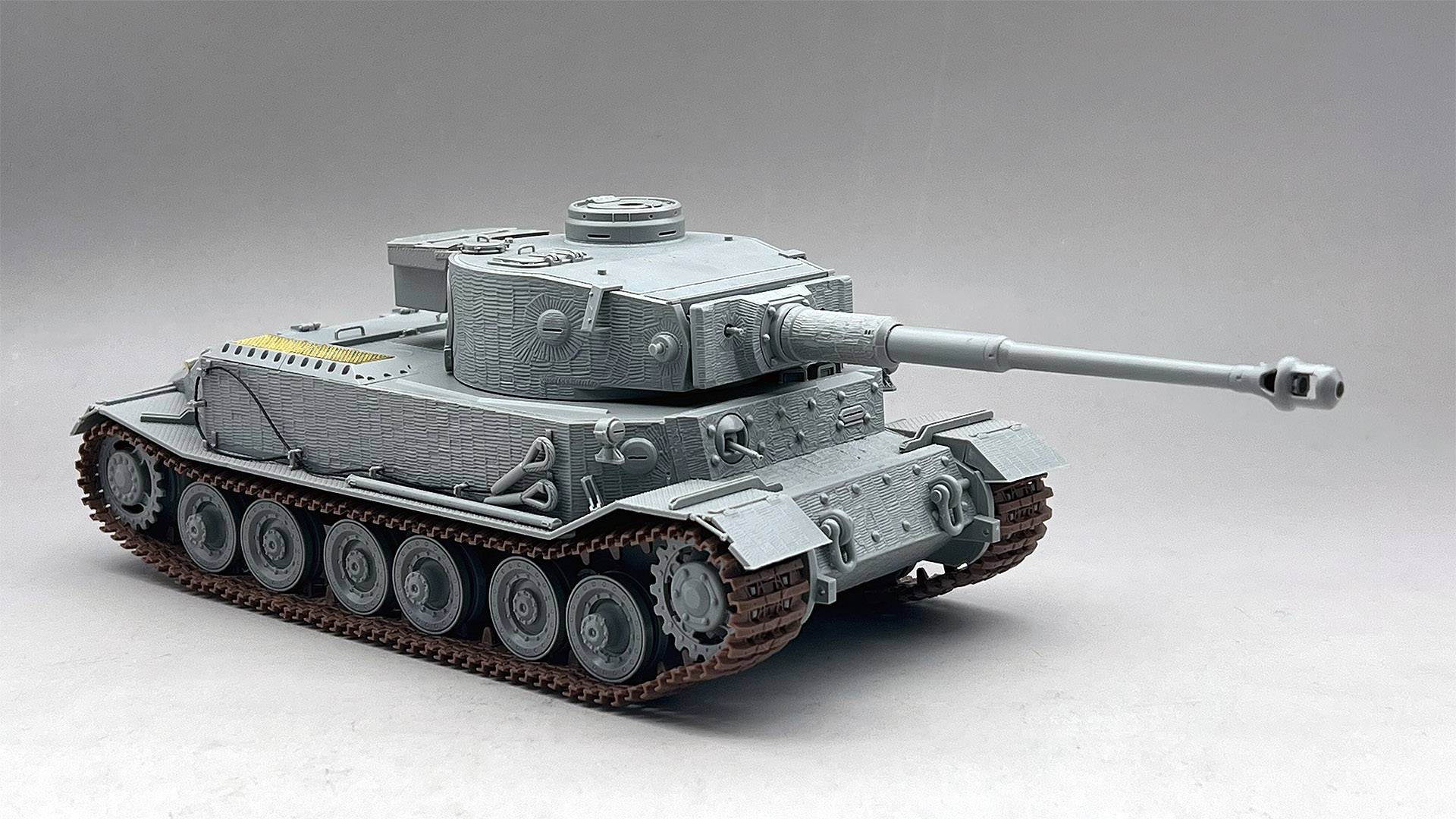 Panzerbefehlswagen Tiger (P) 003 w/Zimmerit in May 1944 – Image 3