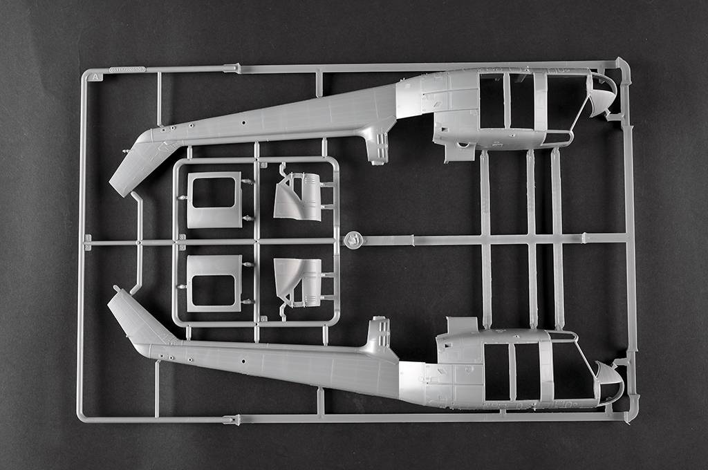 UH-1B Huey – Image 8