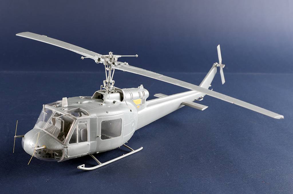 UH-1B Huey – Image 13