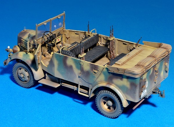 Kfz.70 MB 1500A German 4x4 Car w/Crew – Image 5