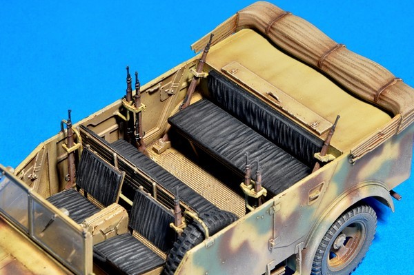 Kfz.70 MB 1500A German 4x4 Car w/Crew – Image 7