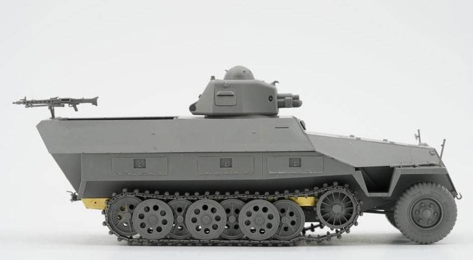 Sd.Kfz.251 Ausf.D w/ R35 Turret – Image 2