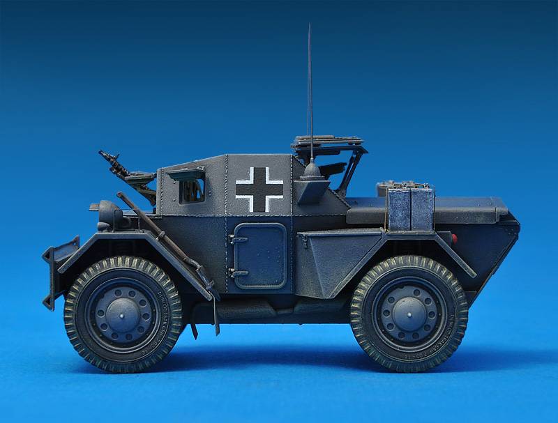 DINGO MKII SCOUT CAR w/CREW – Image 14