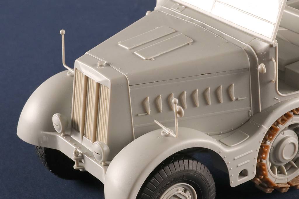 Schwerer Zugkraftwagen 18 t with 6 t Billstein-Crane Sd.Kfz.9/1 – Image 12