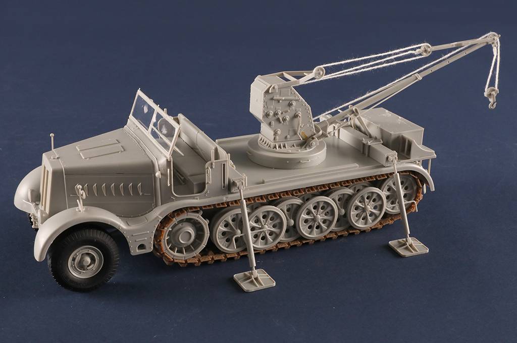Schwerer Zugkraftwagen 18 t with 6 t Billstein-Crane Sd.Kfz.9/1 – Image 2