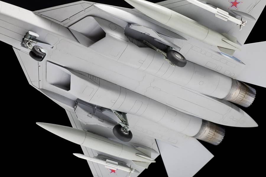 Avion Chasseur russe de cinquième génération Sukhoi Su-57 – Image 4