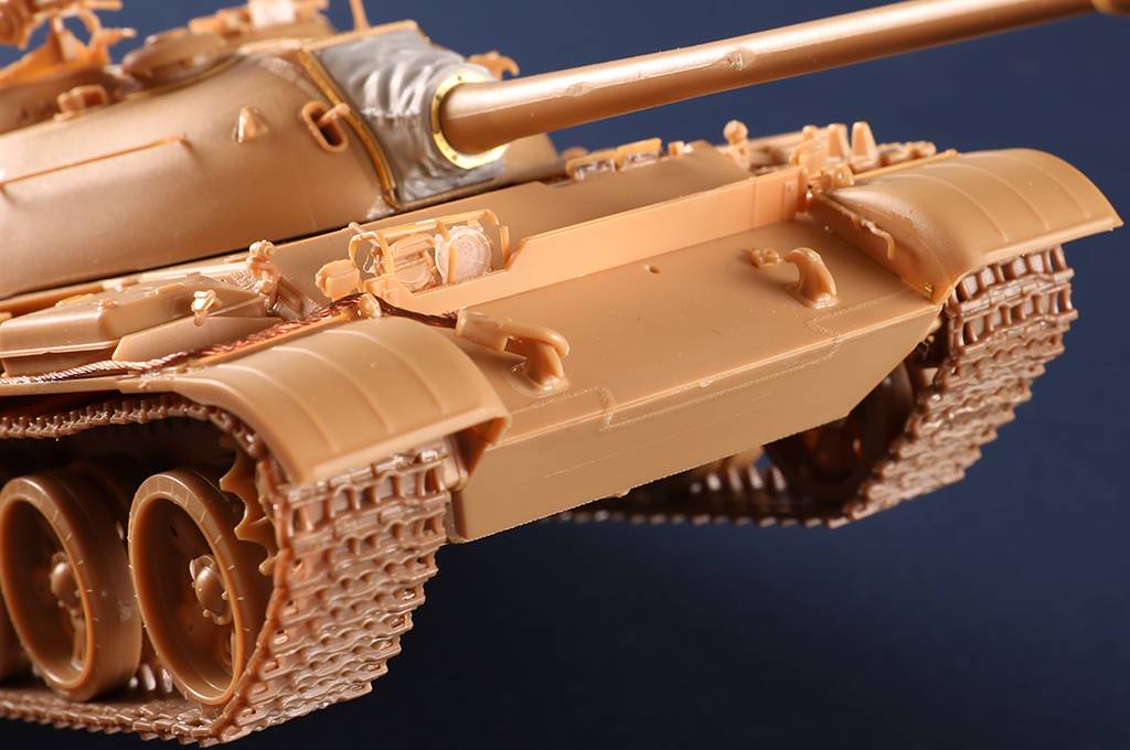 Soviet T-54 Medium Tank – Image 10