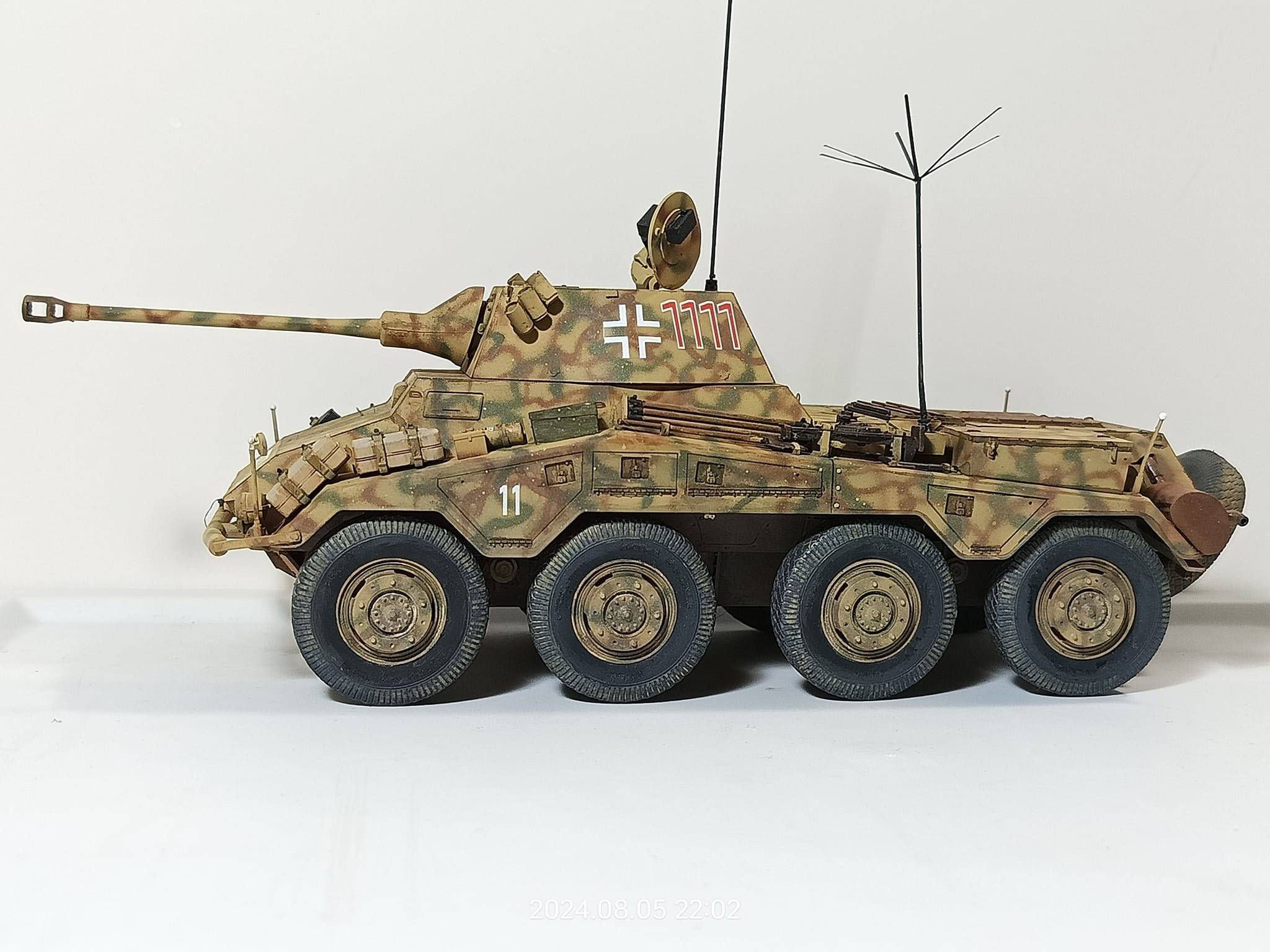 Sd.Kfz.234/2 PUMA with Engine Parts – Image 9
