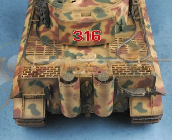 WWII German Pzkpfw VI Tiger I Kurland – Image 5