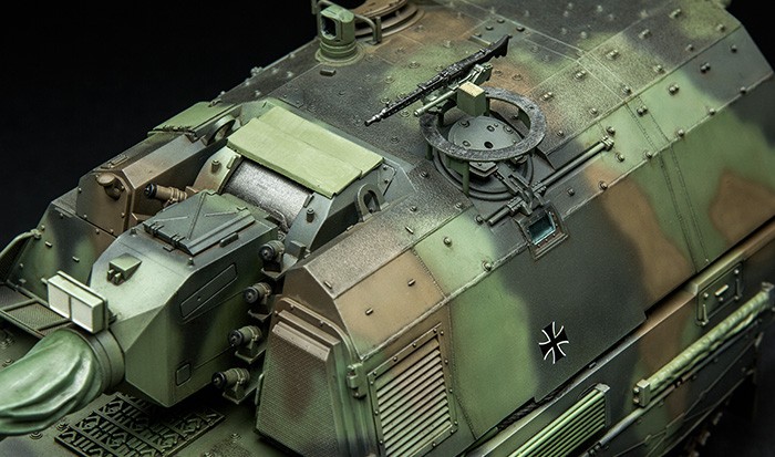 GERMAN PANZERHAUBITZE 2000 SELF-PROPELLED HOWITZER – Image 7