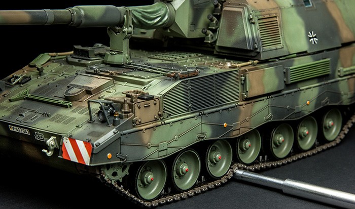 GERMAN PANZERHAUBITZE 2000 SELF-PROPELLED HOWITZER – Image 10
