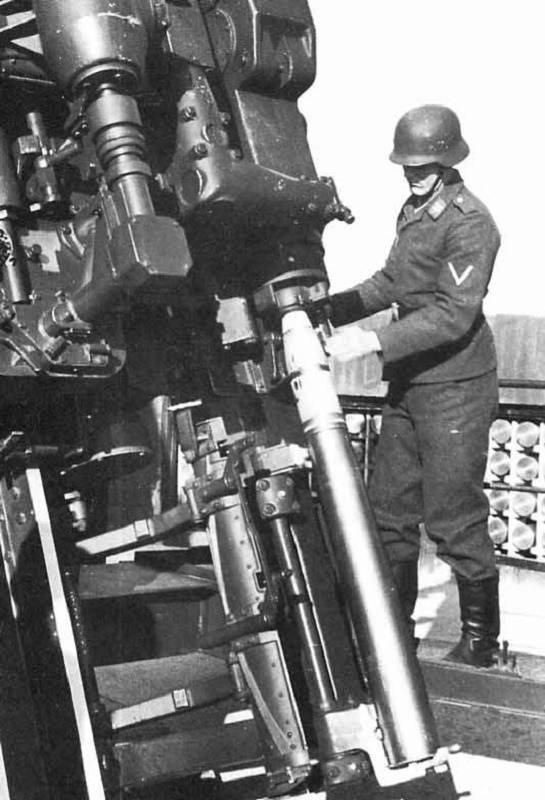 Flak 40 Zwilling allemand de la Seconde Guerre mondiale 12,8 cm – Image 3