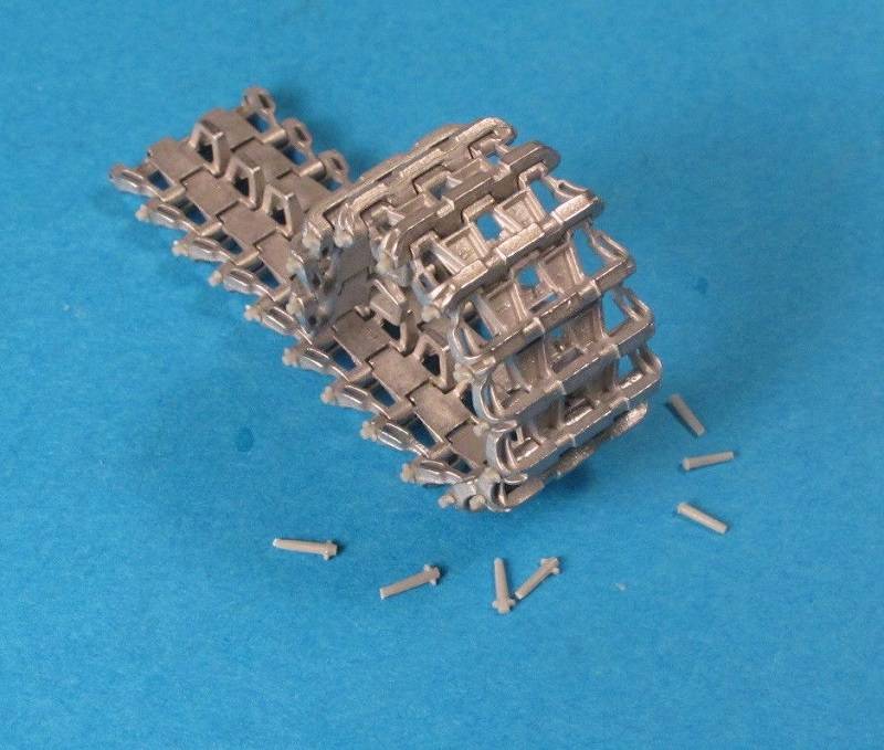 Workable Metal Tracks for Pz.Kpfw.III Pz.Kpfw.IV 1941-44 open horn