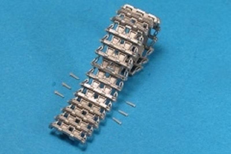 Workable Metal Tracks for Pz.Kpfw.III Pz.Kpfw.IV 1941-44 open horn – Image 2