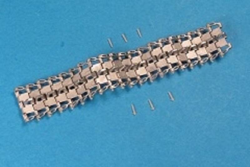Workable Metal Tracks for Pz.Kpfw.III Pz.Kpfw.IV 1941-44 open horn – Image 3