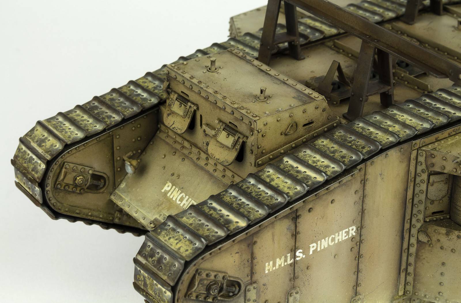 WWI Heavy Battle Tank Mk.I Male – Image 18