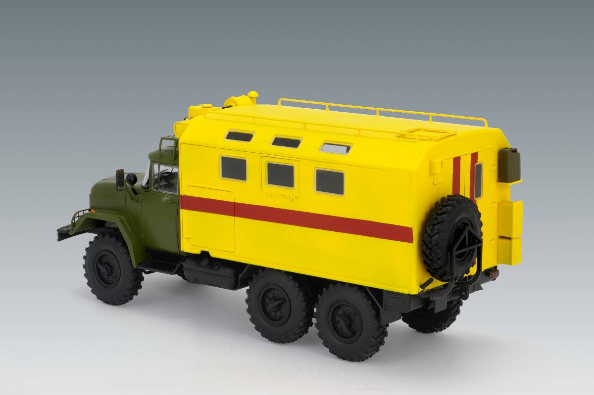 ZiL-131 Emergency Truck, Soviet Vehicle – Image 3