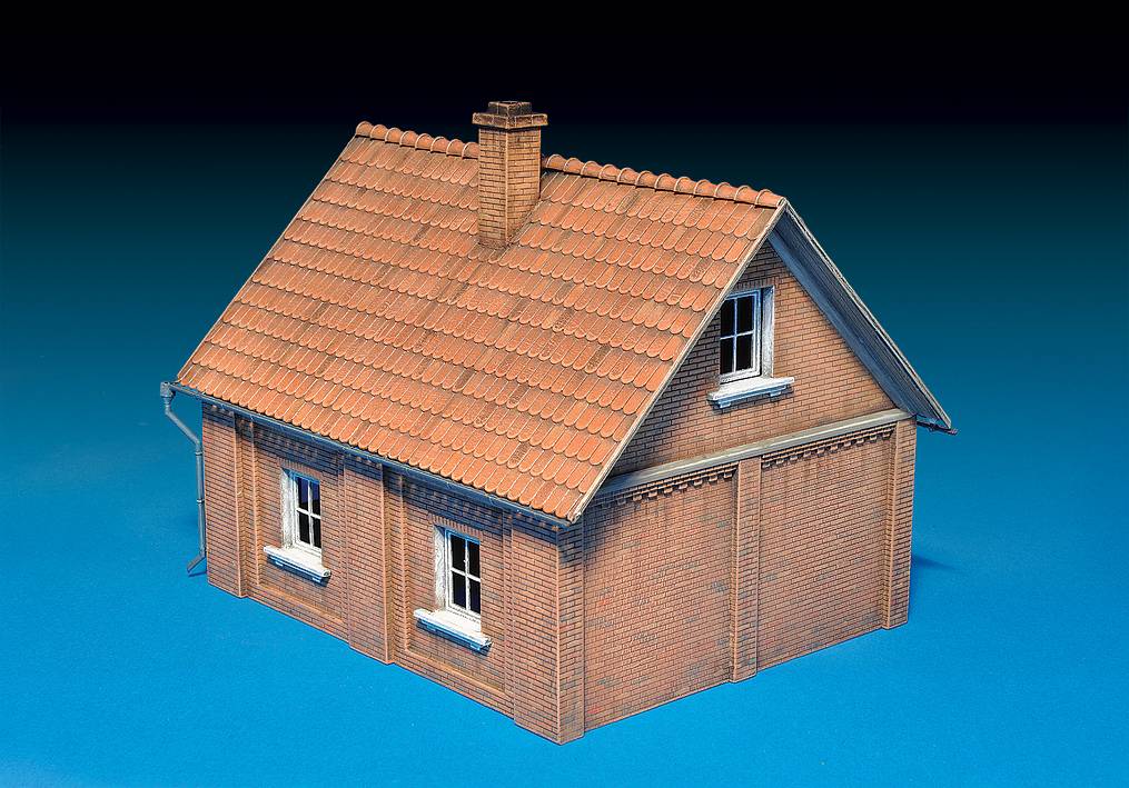 VILLAGE HOUSE – Image 4