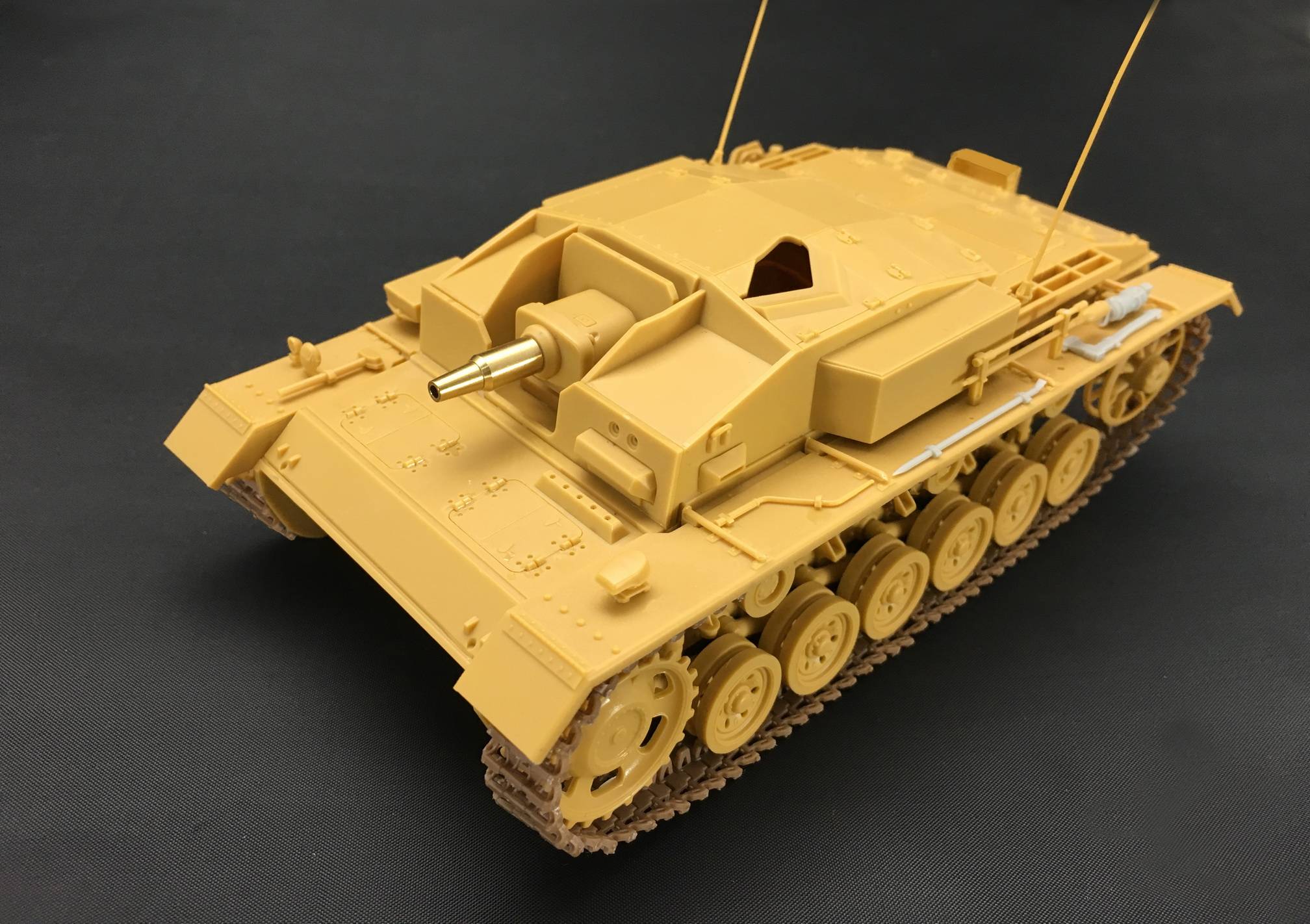 WWII German Assault Gun Sturmgeschutz III Ausf E (SdKfz 142) – Image 2