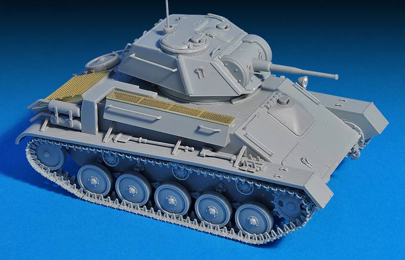 T-80 SOVIET LIGHT TANK w/CREW. SPECIAL EDITION – Image 10