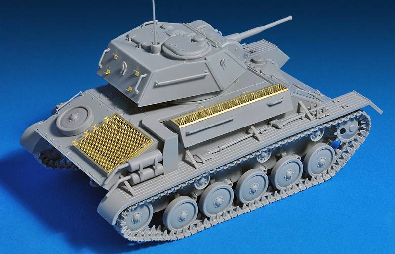 T-80 SOVIET LIGHT TANK w/CREW. SPECIAL EDITION – Image 11