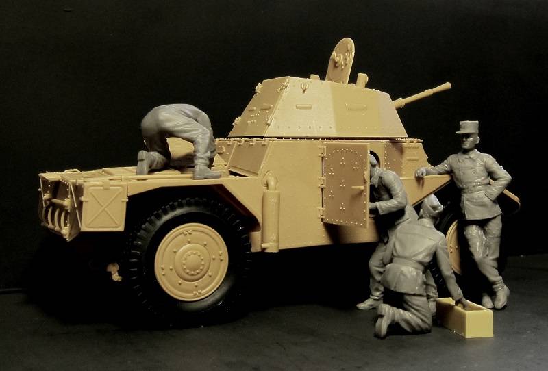 French Armoured Vehicle Crew (1940) – Image 4