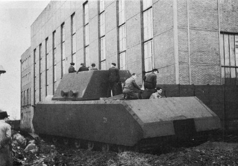 WWII German Super Heavy Tank Maus V1 – Image 2