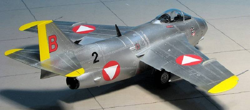 J-29F Tunnan - Maquette Char Promo